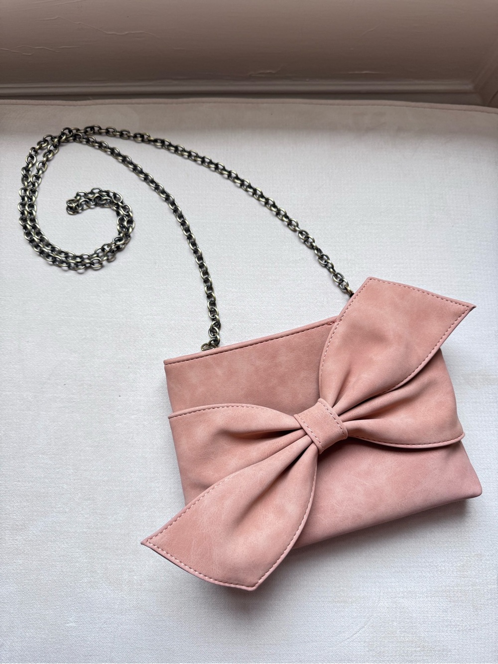 Pink Bow Chain Crossbody Bag - Picture 1 of 5